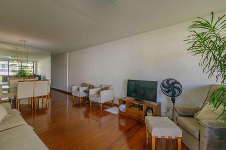 Apartamento à venda com 139m², 3 quartos e 2 vagasSala