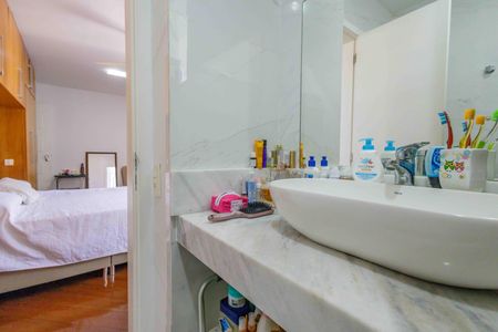 Apartamento à venda com 139m², 3 quartos e 2 vagasBanheiro da Suíte