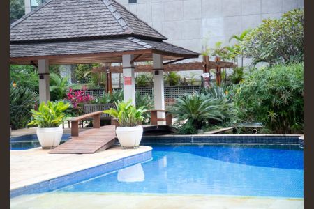 Apartamento à venda com 180m², 2 quartos e 2 vagasPiscina