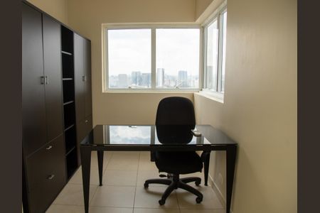 Apartamento à venda com 180m², 2 quartos e 2 vagasEscritório