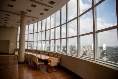 Apartamento à venda com 180m², 2 quartos e 2 vagasvista salão de festas