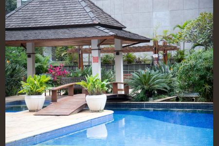 Apartamento à venda com 180m², 2 quartos e 2 vagasPiscina