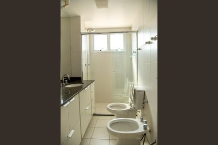 Apartamento à venda com 180m², 2 quartos e 2 vagasBanheiro da Suíte 1