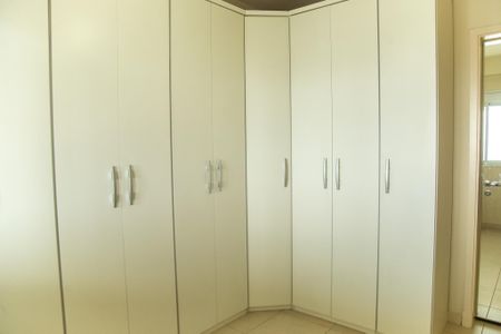 Apartamento à venda com 180m², 2 quartos e 2 vagasSuíte 2