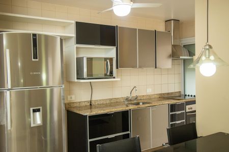 Apartamento à venda com 180m², 2 quartos e 2 vagasCozinha