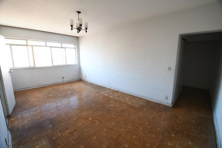 Apartamento à venda com 124m², 2 quartos e sem vagaSala