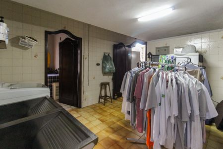 Casa à venda com 858m², 4 quartos e 4 vagas Casa à venda com 858m², 4 quartos e 4 vagasÁrea de Serviço