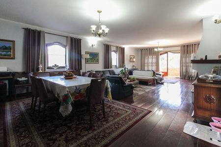 Casa à venda com 858m², 4 quartos e 4 vagas Casa à venda com 858m², 4 quartos e 4 vagasSala 1