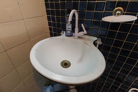 Casa à venda com 858m², 4 quartos e 4 vagas Casa à venda com 858m², 4 quartos e 4 vagasBanheiro 2