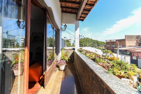 Casa à venda com 858m², 4 quartos e 4 vagas Casa à venda com 858m², 4 quartos e 4 vagasVaranda da Sala 1