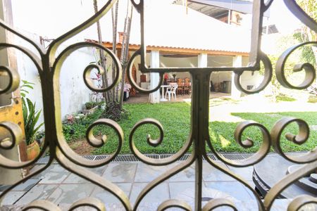 Casa à venda com 858m², 4 quartos e 4 vagas Casa à venda com 858m², 4 quartos e 4 vagasVista Quarto de Serviço