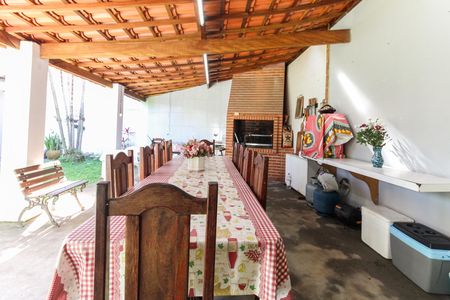 Casa à venda com 858m², 4 quartos e 4 vagas Casa à venda com 858m², 4 quartos e 4 vagasChurrasqueira