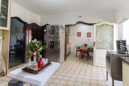 Casa à venda com 858m², 4 quartos e 4 vagas Casa à venda com 858m², 4 quartos e 4 vagasCozinha