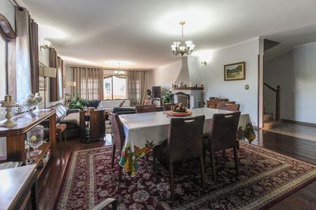 Casa à venda com 858m², 4 quartos e 4 vagas Casa à venda com 858m², 4 quartos e 4 vagasSala 1