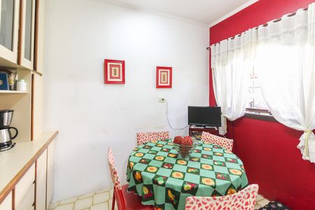 Casa à venda com 858m², 4 quartos e 4 vagas Casa à venda com 858m², 4 quartos e 4 vagasCopa