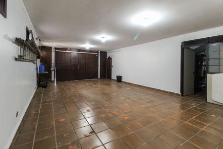 Casa à venda com 858m², 4 quartos e 4 vagas Casa à venda com 858m², 4 quartos e 4 vagasGaragem