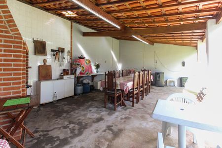 Casa à venda com 858m², 4 quartos e 4 vagas Casa à venda com 858m², 4 quartos e 4 vagasChurrasqueira