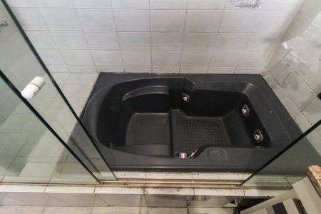 Casa à venda com 858m², 4 quartos e 4 vagas Casa à venda com 858m², 4 quartos e 4 vagasBanheiro da Suíte