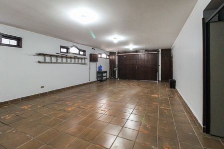 Casa à venda com 858m², 4 quartos e 4 vagas Casa à venda com 858m², 4 quartos e 4 vagasGaragem