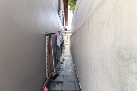 Casa à venda com 858m², 4 quartos e 4 vagas Casa à venda com 858m², 4 quartos e 4 vagasCorredor Externo