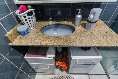 Casa à venda com 858m², 4 quartos e 4 vagas Casa à venda com 858m², 4 quartos e 4 vagasBanheiro 2