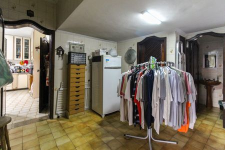 Casa à venda com 858m², 4 quartos e 4 vagas Casa à venda com 858m², 4 quartos e 4 vagasÁrea de Serviço