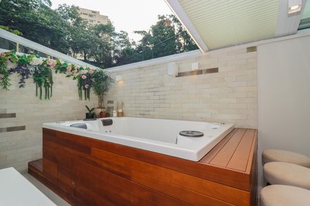 Apartamento à venda com 120m², 2 quartos e 2 vagasVista da Suíte