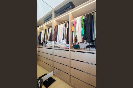 Apartamento à venda com 120m², 2 quartos e 2 vagasCloset da Suíte