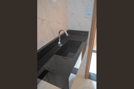 Apartamento à venda com 37m², 2 quartos e sem vaga Apartamento à venda com 37m², 2 quartos e sem vagaBanheiro