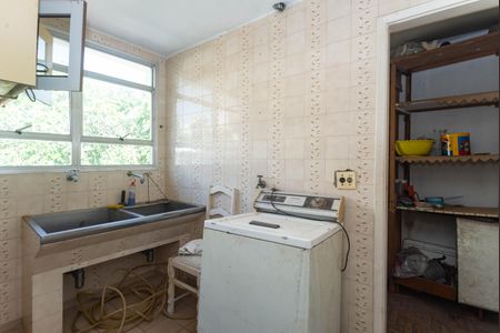 Casa à venda com 564m², 4 quartos e 16 vagas Casa à venda com 564m², 4 quartos e 16 vagasLavanderia