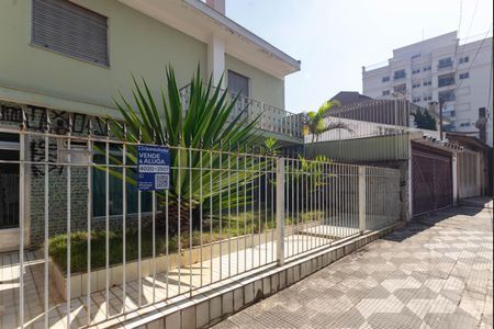 Casa à venda com 564m², 4 quartos e 16 vagas Casa à venda com 564m², 4 quartos e 16 vagasFachada e placa