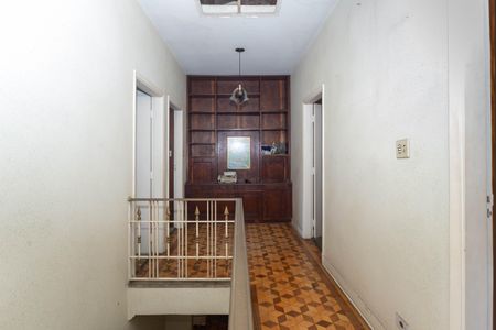 Casa à venda com 564m², 4 quartos e 16 vagas Casa à venda com 564m², 4 quartos e 16 vagasCorredor