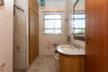 Casa à venda com 564m², 4 quartos e 16 vagas Casa à venda com 564m², 4 quartos e 16 vagasBanheiro da Suíte 2