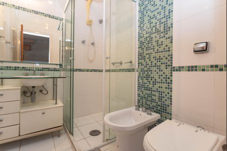 Casa à venda com 564m², 4 quartos e 16 vagas Casa à venda com 564m², 4 quartos e 16 vagasBanheiro da Suíte