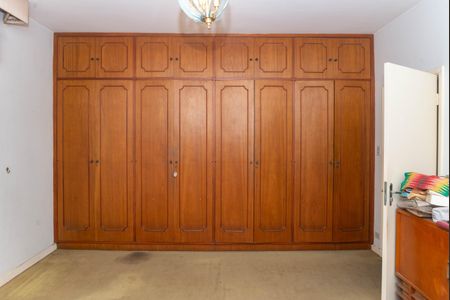 Casa à venda com 564m², 4 quartos e 16 vagas Casa à venda com 564m², 4 quartos e 16 vagasSuíte