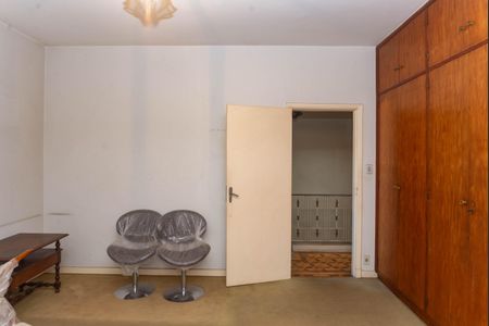 Casa à venda com 564m², 4 quartos e 16 vagas Casa à venda com 564m², 4 quartos e 16 vagasQuarto 1