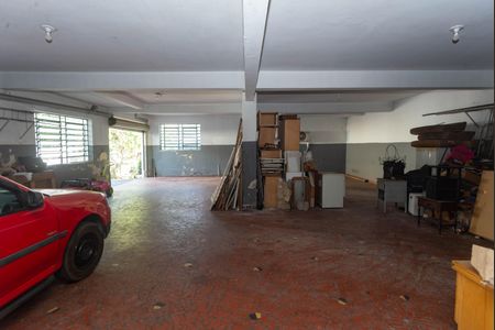 Casa à venda com 564m², 4 quartos e 16 vagas Casa à venda com 564m², 4 quartos e 16 vagasGaragem