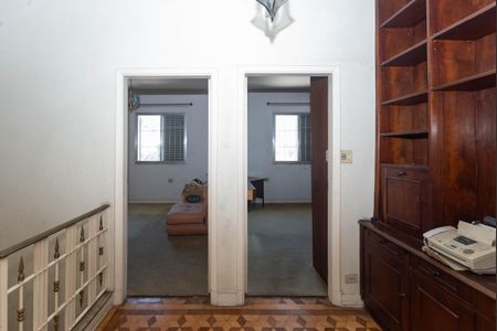 Casa à venda com 564m², 4 quartos e 16 vagas Casa à venda com 564m², 4 quartos e 16 vagasCorredor