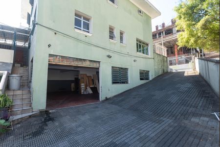 Casa à venda com 564m², 4 quartos e 16 vagas Casa à venda com 564m², 4 quartos e 16 vagasÁrea Externa