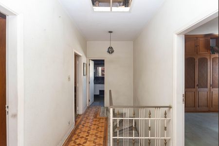 Casa à venda com 564m², 4 quartos e 16 vagas Casa à venda com 564m², 4 quartos e 16 vagasCorredor