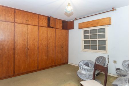 Casa à venda com 564m², 4 quartos e 16 vagas Casa à venda com 564m², 4 quartos e 16 vagasQuarto 1