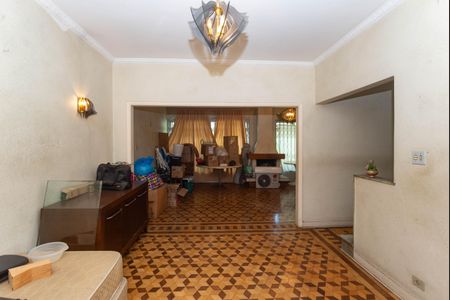Casa à venda com 564m², 4 quartos e 16 vagas Casa à venda com 564m², 4 quartos e 16 vagasSala