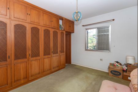 Casa à venda com 564m², 4 quartos e 16 vagas Casa à venda com 564m², 4 quartos e 16 vagasSuíte 2