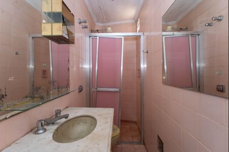 Casa à venda com 564m², 4 quartos e 16 vagas Casa à venda com 564m², 4 quartos e 16 vagasBanheiro