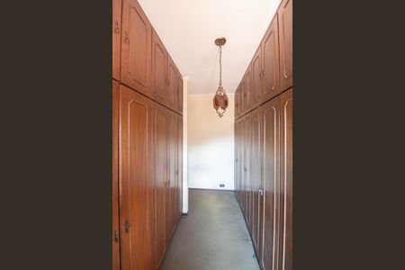 Casa à venda com 300m², 4 quartos e 6 vagasCloset do Quarto 3