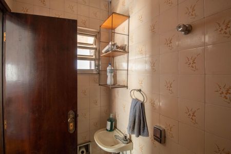 Casa à venda com 300m², 4 quartos e 6 vagasBanheiro 3