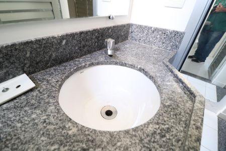 Casa de condomínio para alugar com 57m², 2 quartos e 1 vagaBanheiro Social