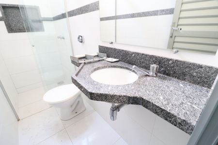 Casa de condomínio para alugar com 57m², 2 quartos e 1 vagaBanheiro Social