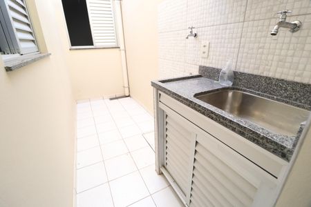 Casa de condomínio para alugar com 57m², 2 quartos e 1 vagaÁrea de Serviço