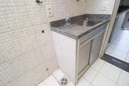 Casa de condomínio para alugar com 57m², 2 quartos e 1 vagaÁrea de Serviço